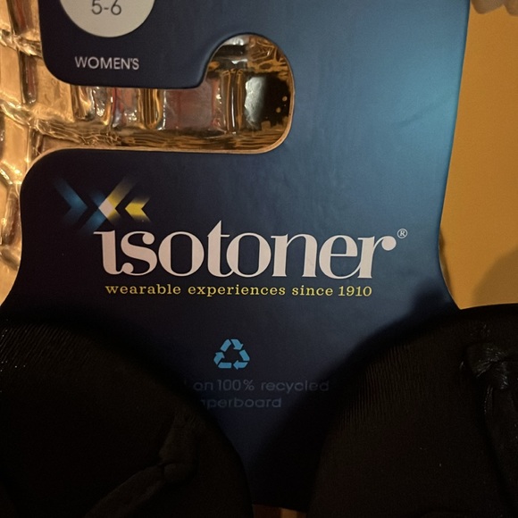 🔥NWT!Isotoner slippers Color:Black Size: SM/5-6 Soft and nice! - Picture 3 of 4